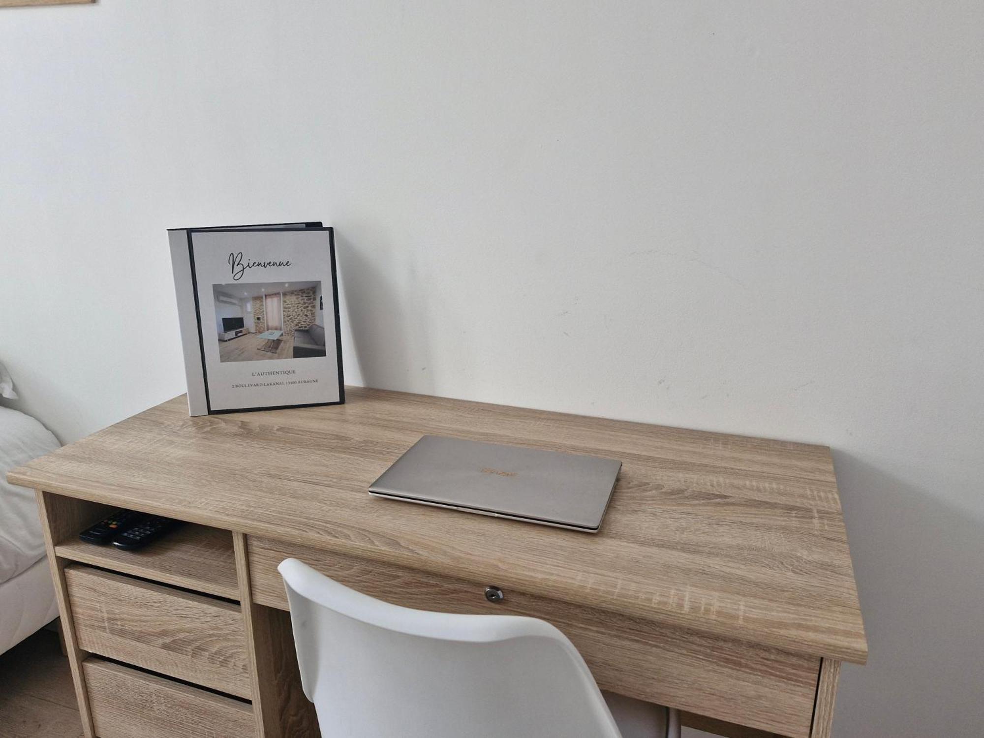 Appartement Tout Confort A 2 Pas Du Centre Ville Aubagne Exterior foto